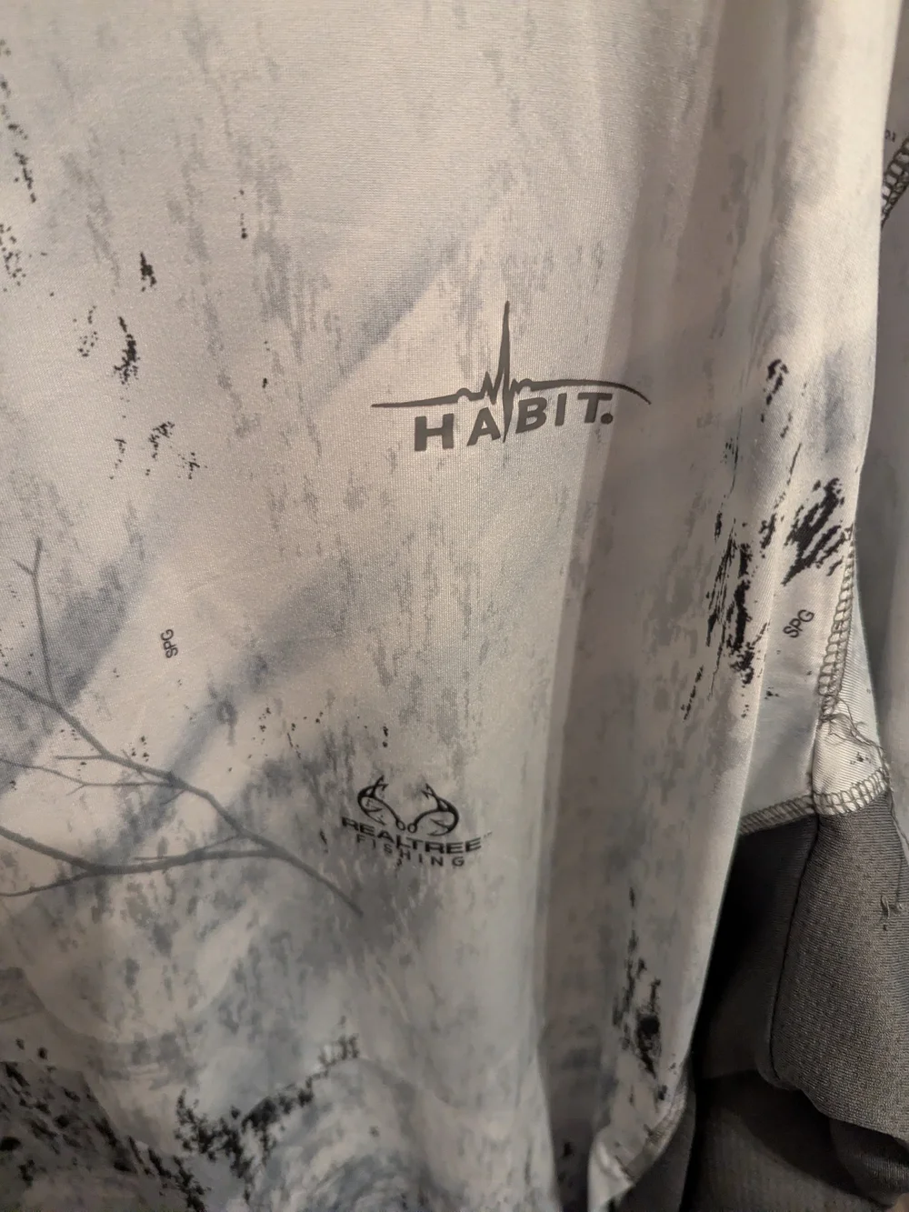 Performance Long-Sleeve Hooded Top in Light Gray